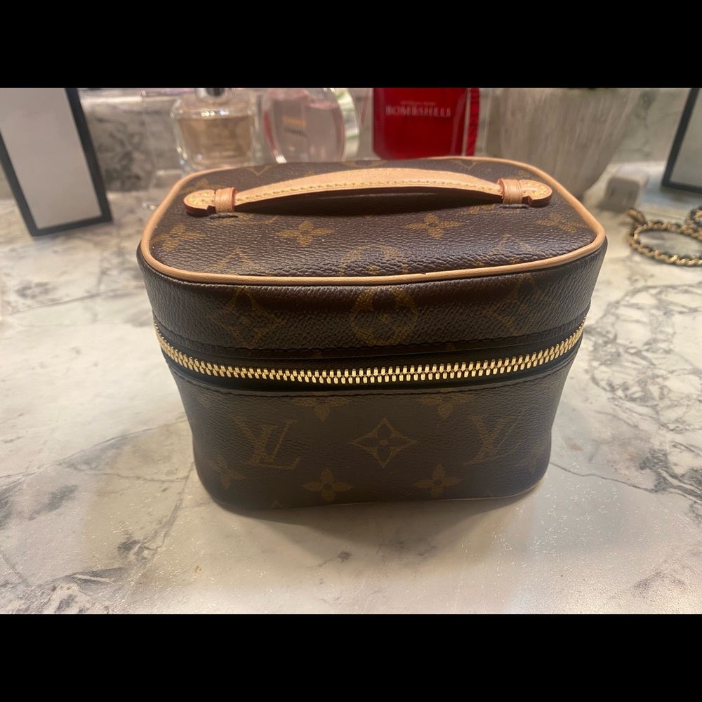 Louis Vuitton  NANO TOILETRY POUCH